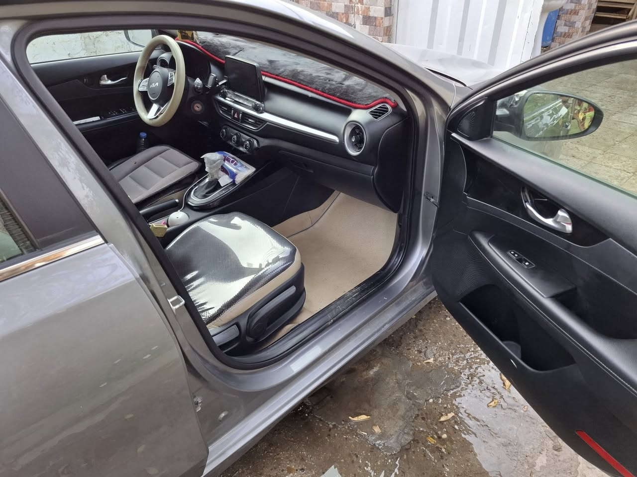 فورتي 2022 كندي 
تبديل باب خلف السايق وط
جاملغ مصلح هاي ضربته 
بجم كبس
مواصفاته خير من الله معروفه 
كير محرك جديد برغي مامفتوح بيه سياره جديده 
سعره ١٣٨ بيه مجال بسيط 
رقم انكليزي بابل بسمي شرط التحويل
***********
