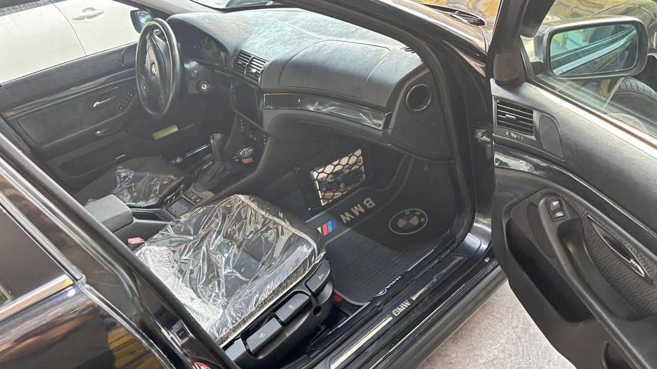 سلام عليكم شباب 
للبيع BMW528
موديل 97
دبل فانوس 
محرك6مسكر 
محرك كير كهربائيات حداديه كله جديد 
السياره مابيه اي ضربه
صبغ عام للجماليه 
تبريد تدفئه شغال 
كشنات جلد 
مسجات كشناات 
كامره خلفيه
شاشه كبيره 
كاعيات BMW 
وبقيه المواصفاات المعروفه 
السياره بيع او مراوس
مكان السياره بابل 
***********
