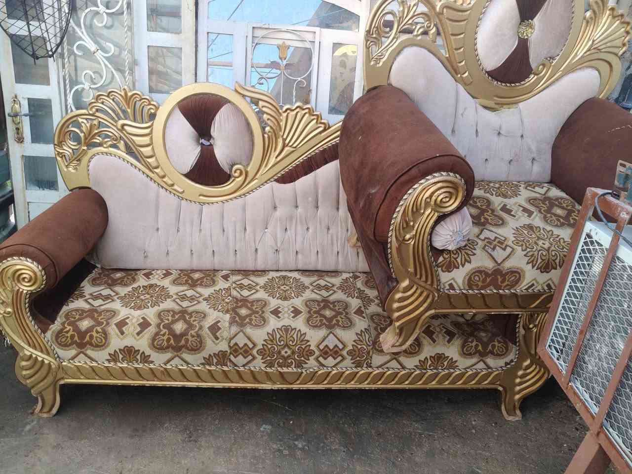 تخم عشر مقاعد للبيع المكان حي الجهاد السعر 150وبي مجال الرقم ***********
