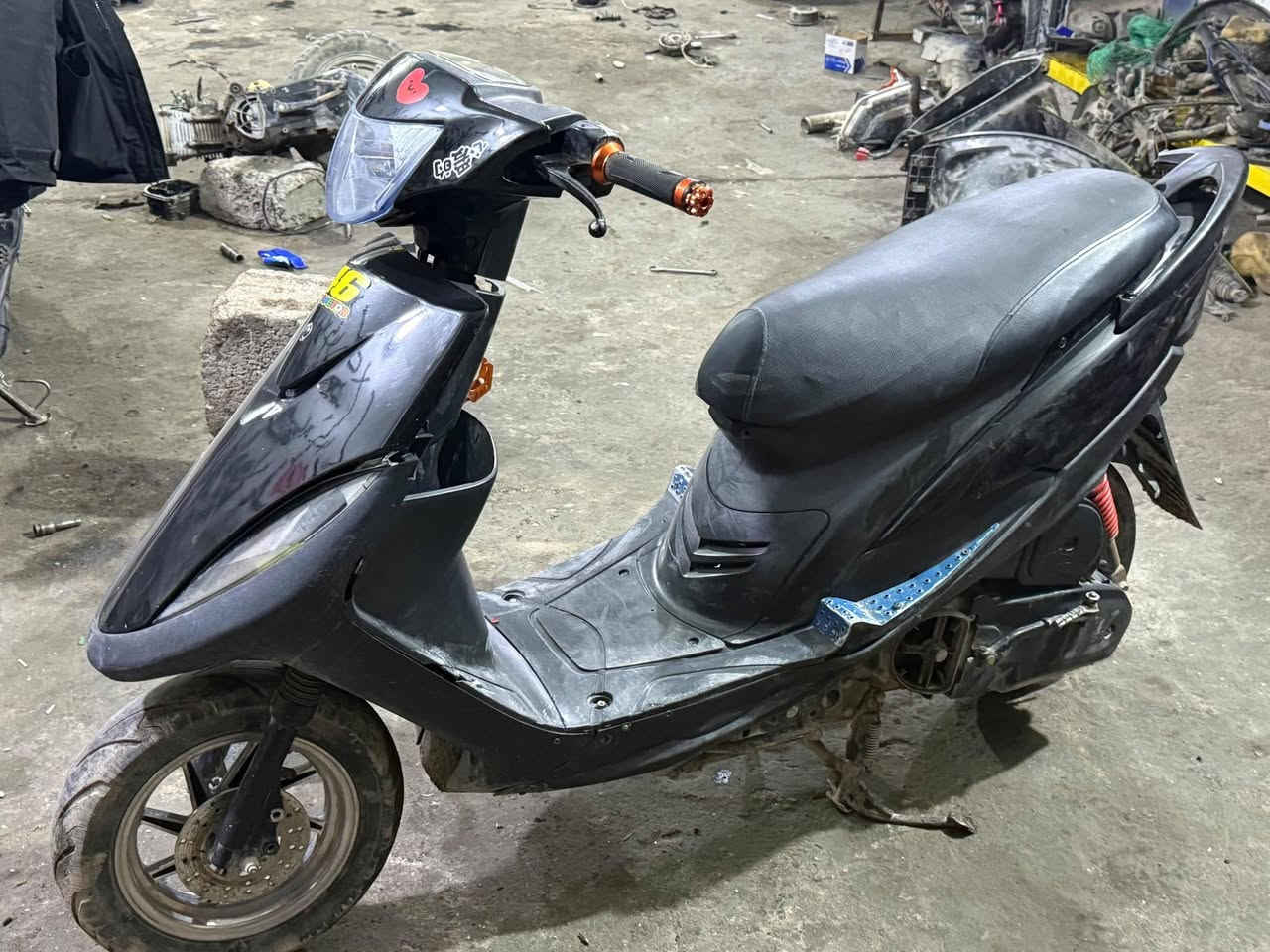 ماكس عدله للبيع بسعر كلش حلو سعرها 350 الدراجة بيها نقوصات مثل اسبايدر و دكمه اشاير الدراجه يرادلها تجفيت  مكان كربلاء الرقم *********** او مراسله خاص
