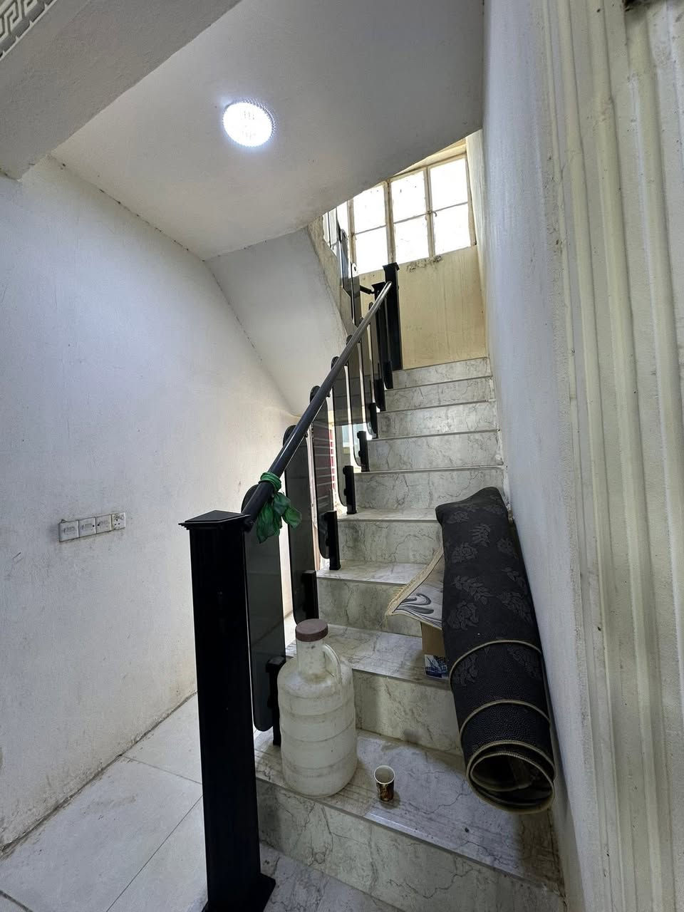 معرض سيارات طابو زراعي في( تقاطع زبيدية شحيمية
بجانب (( محطة وقود بيت حمزة العبدالله ))

مساحة ٧٠٠ م / وجه ٢٢ م / ظهر ١٢ م / نزال ٤٠ م 
وجه مباشرةً على لتقاطع - جملون حديد 
بناء طابقين - جام خانه - ماء - كهرباء - ارضية صب
( معرض كامل مكمل من كل النواحي )

(( كما موظح في الفيديو والصور ))

للاستفسار مراجعة مكتب غازي للعقار   
واسط - الزبيدية - قرب أفران المائدة  *********** 
***********
