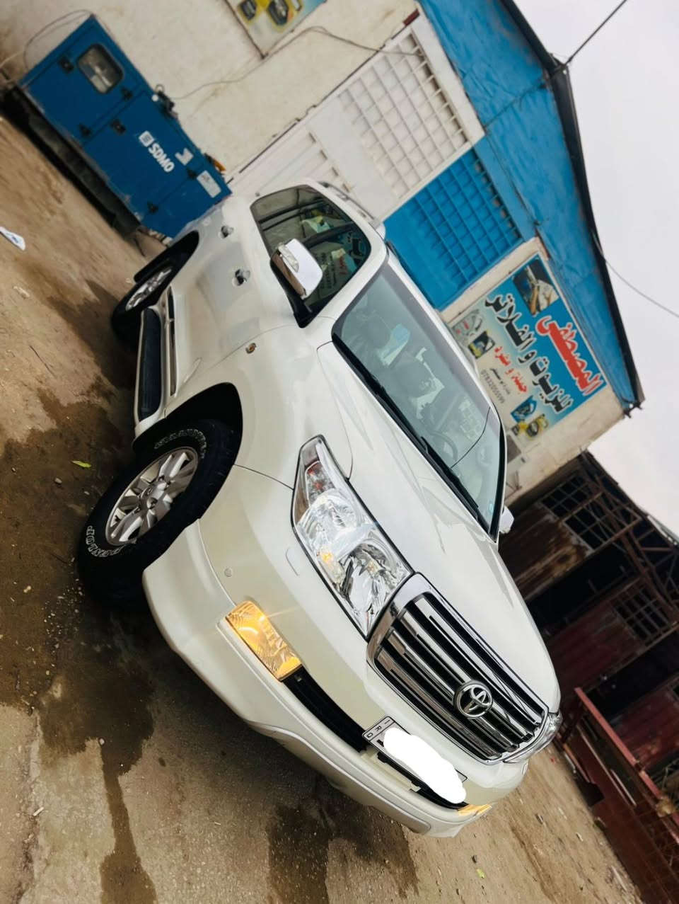 للبيع
Toyota Land Cruiser موديل 2011 — فطيم
السيارة نظيفة ومرتبة، استخدام شخصي
المكينة والجير والشاصي بحالة ممتازة
ماشية 230 ألف كيلو
خالية من الصبغ

المواصفات:

* تبريد ثلج
* شاشة + كاميرا
* داخلية نظيفة
* لا تشكو من شيء
* تبديل جاملغ أمامي أصلي من الوكالة

السعر: قابل للتفاوض بالمعقول
للاستفسار خاص 📩 
***********
