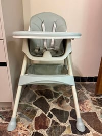 كرسي طعام أطفال • نظيف ١٠٠٪ • كرادة