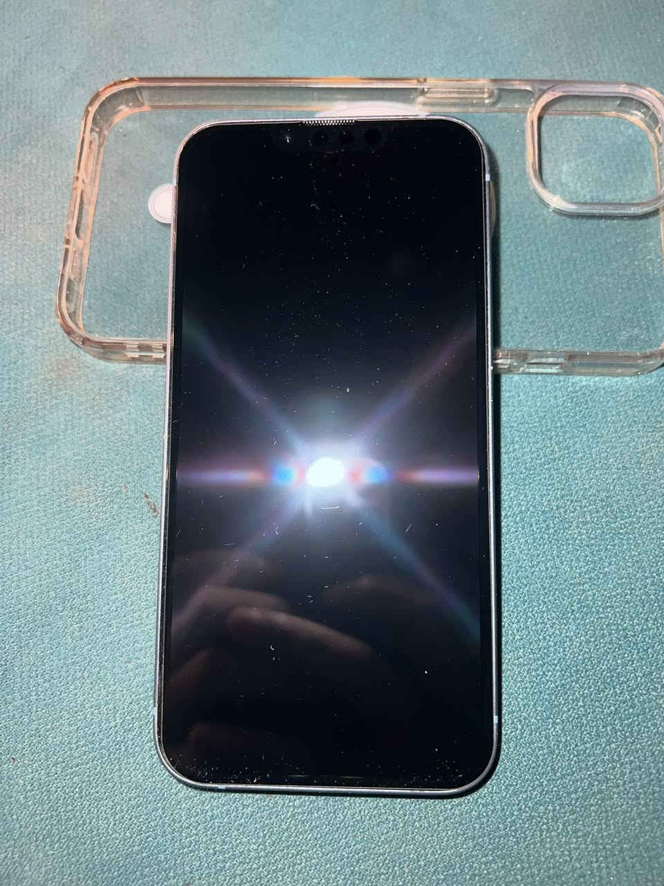 آيفون ١٤ كامرتين ذكره ١٢٨ ملحقات كامله كارتون +شاحنه اصليه رقم الهاتف ***********
