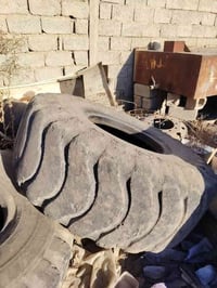 تايرات لبيع شفل حجم تايرات 20/25 رقم  07903519728