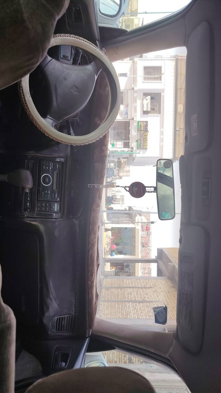 بطة منفصل موديل ١٩٩٤
سنويتهة بشهر ٧ تخلص مكفولة من الضربة ونقل الجثة
حدادية جديدة
ومكينة جديدة
دينمو +بطارية جدد
لايتات سكنات اشاير كلة جديد
رقم بصرة انكليزي وراعيهة موجود بلبصرة
السعر ٥٠ ورقة 
للتواصل ***********
