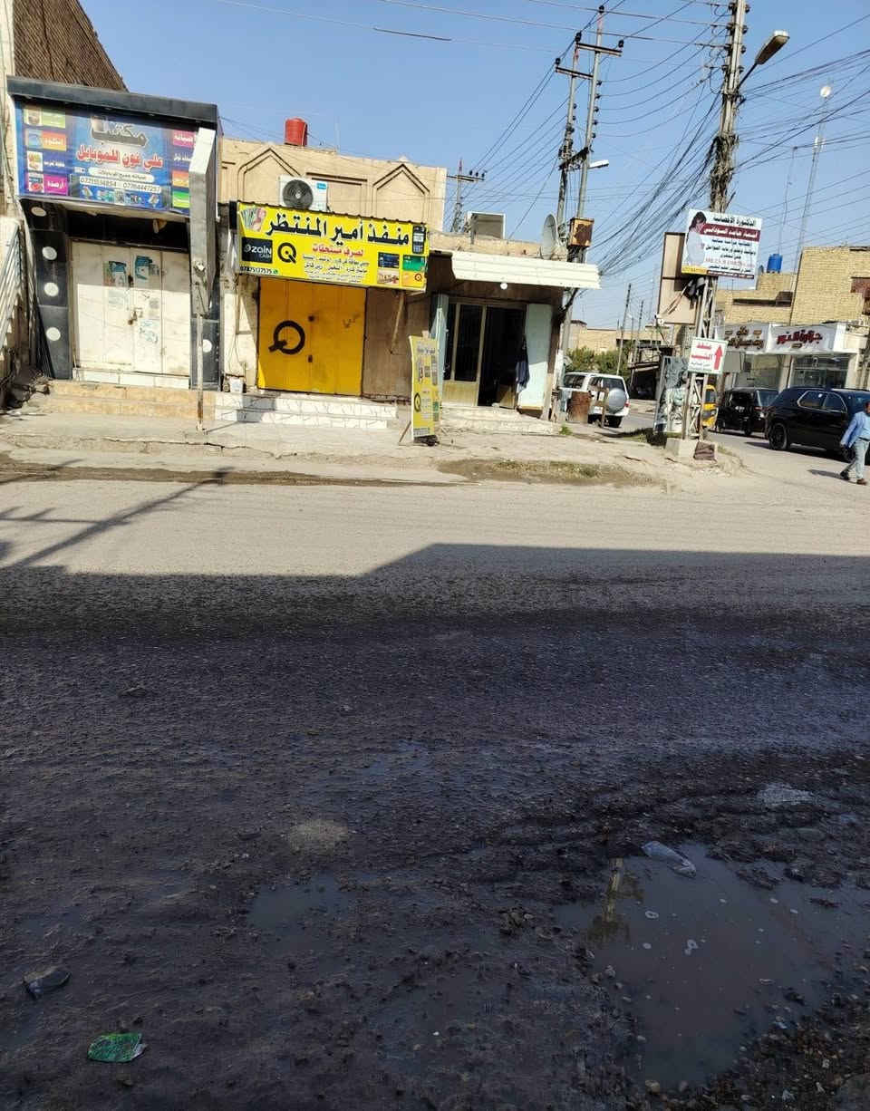 السلام عليكم
دار للبيع ركن مع ٣محلات الماجديه شارع الجامع على شارعين رئيسياً مساحه ١٧٠متر موقع تجاري
للتواصل ***********
