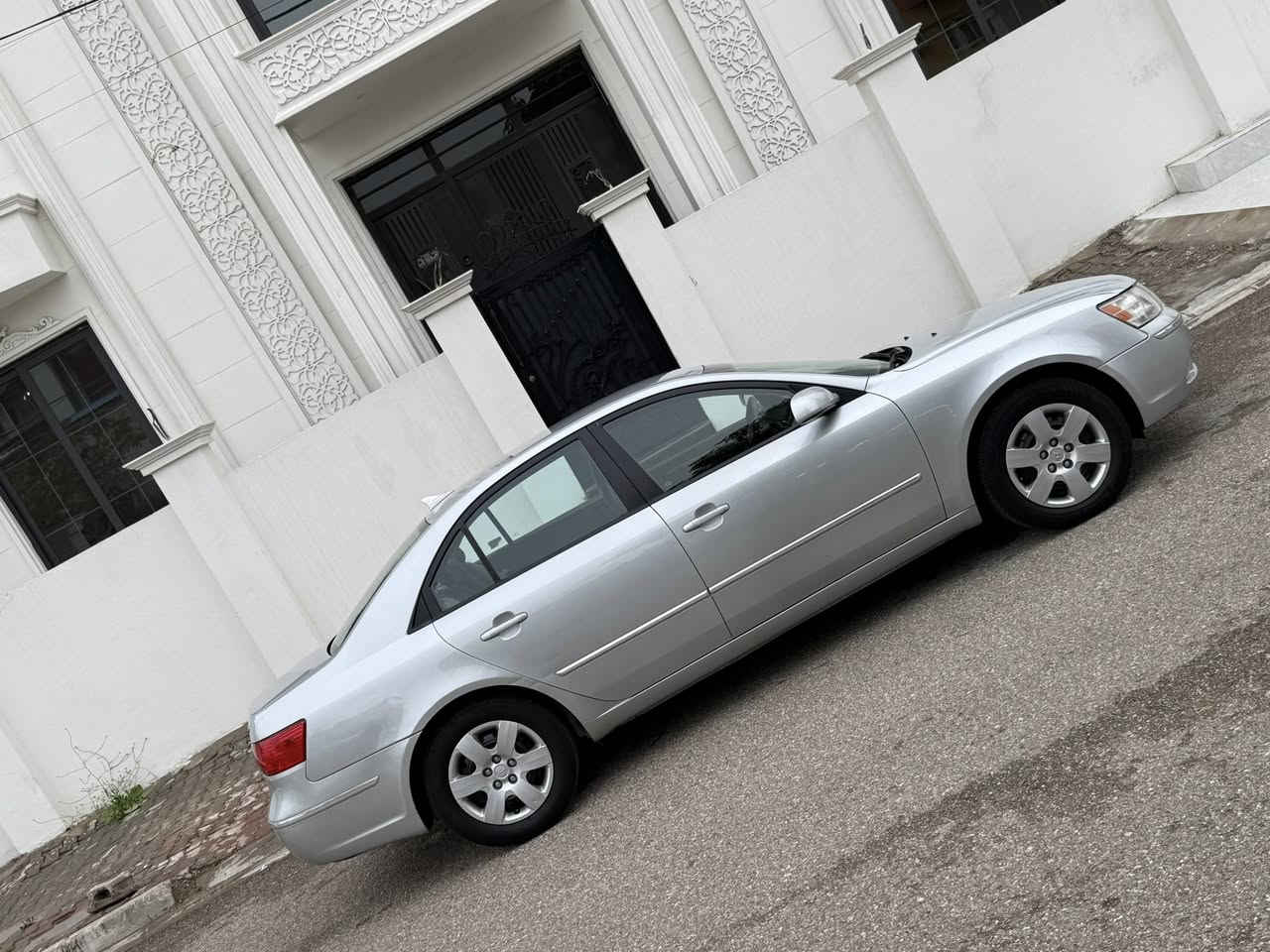 سيارة سوناتا وارد امريكي 2010 
شرط كير محرك صدر امامي خلفي جاهزها اربعه تايرات جددت سنويه وارقام جديده تحويل مباشر. جاملغ بونيد امبدل بدون دواخل وقطعتين كلير امريكا سعر 119 
***********
