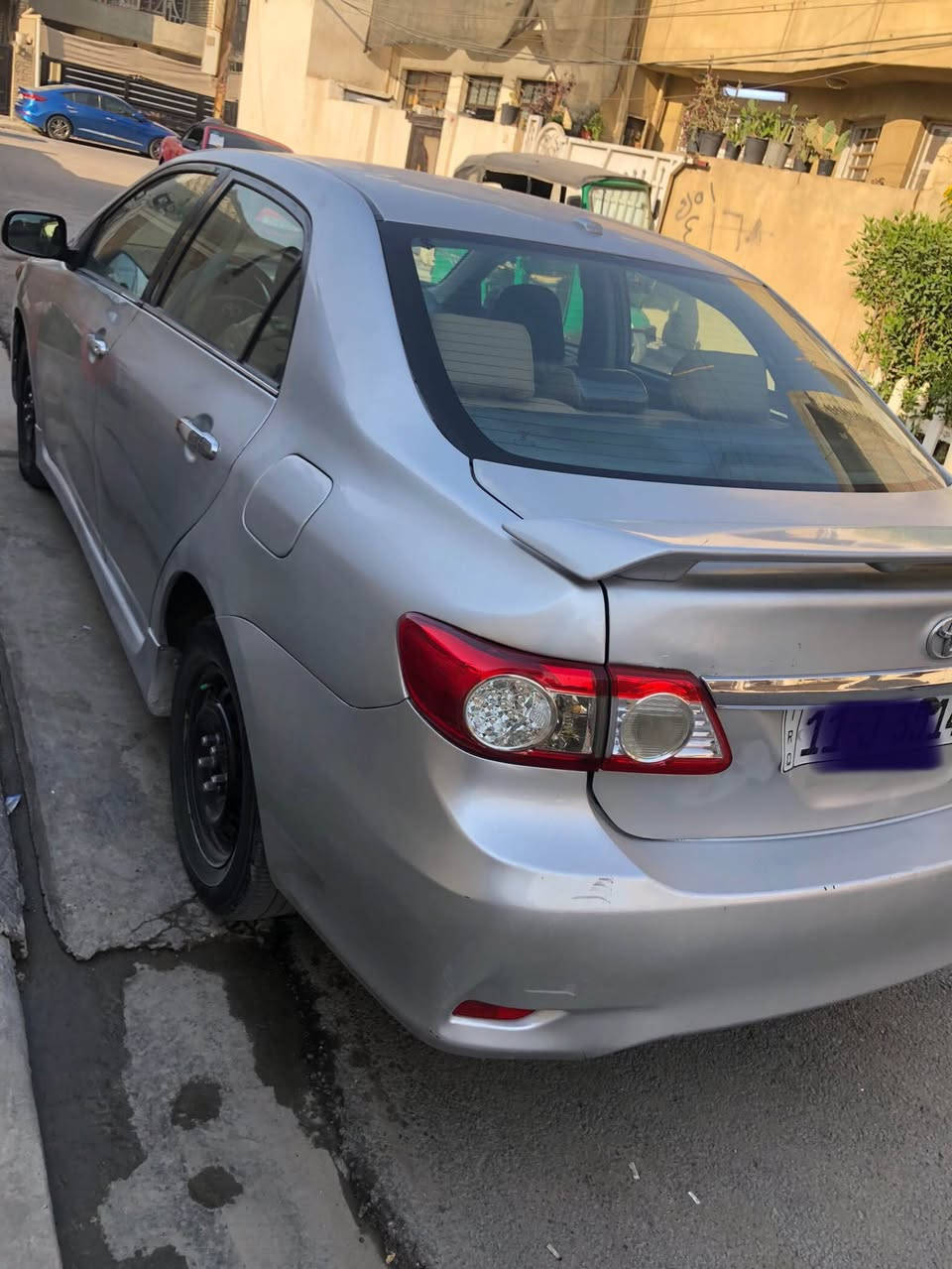 السلام عليكم 
اللهم صلي على محمد وال محمد 
كورلا 2009 مصبوغة عام جمالية بغداد هزة وسنوية ورقم جدد 
كاملة من كلشي كير محرك تبريد صدر  بدون اي نقص سيارة جديدة بمعنى الكلمة 
حادثها طرف الجامرلغ الورة السايق 
باسمي تحويل ثاني يوم 
السعر 89 وبيها مجال قليل 
مكانها بغداد الدورة 
*********** بغداد, العراق
