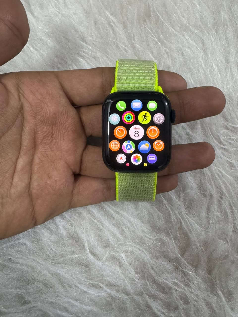 السلام عليكم
ساعه ابل جيل ثامن حجم 45mm بدون ملحقات بطاريه 91 نظافته: 90
مكاني بغداد 
سعر: 225 
رقم : ***********
