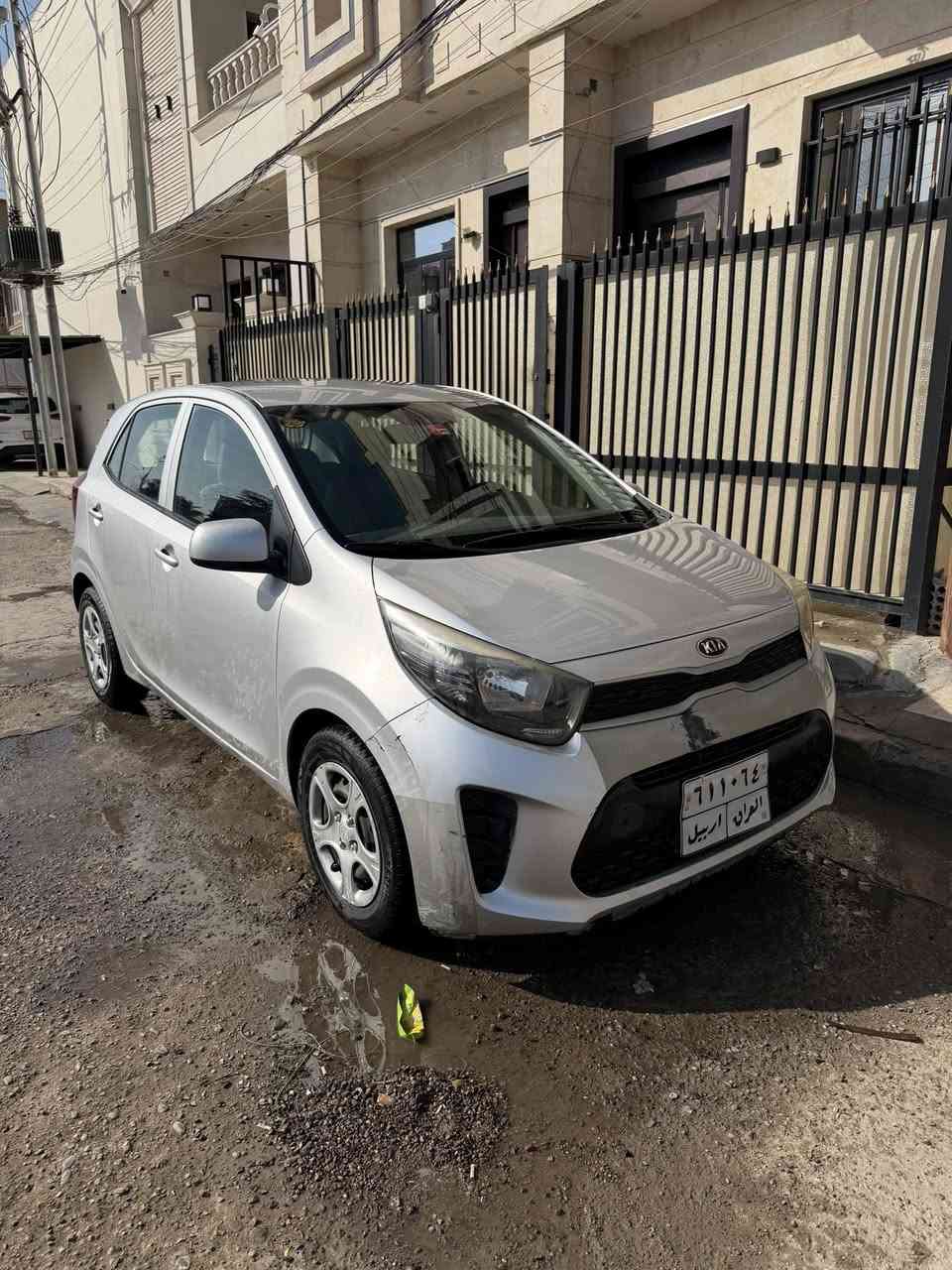 بيكانتو 2019 خليجي بدون حادث
بيها صبغ باب وجاملغ اثر شخوط فقط 
مواصفات شاشه وكامره وتحكمات 
ماشيه 39 الف كيلو 
رقم اربيل تحويل او وكاله مكاني بغداد السيديه 
سعر 96 ورقه ومجال بسيط
***********
