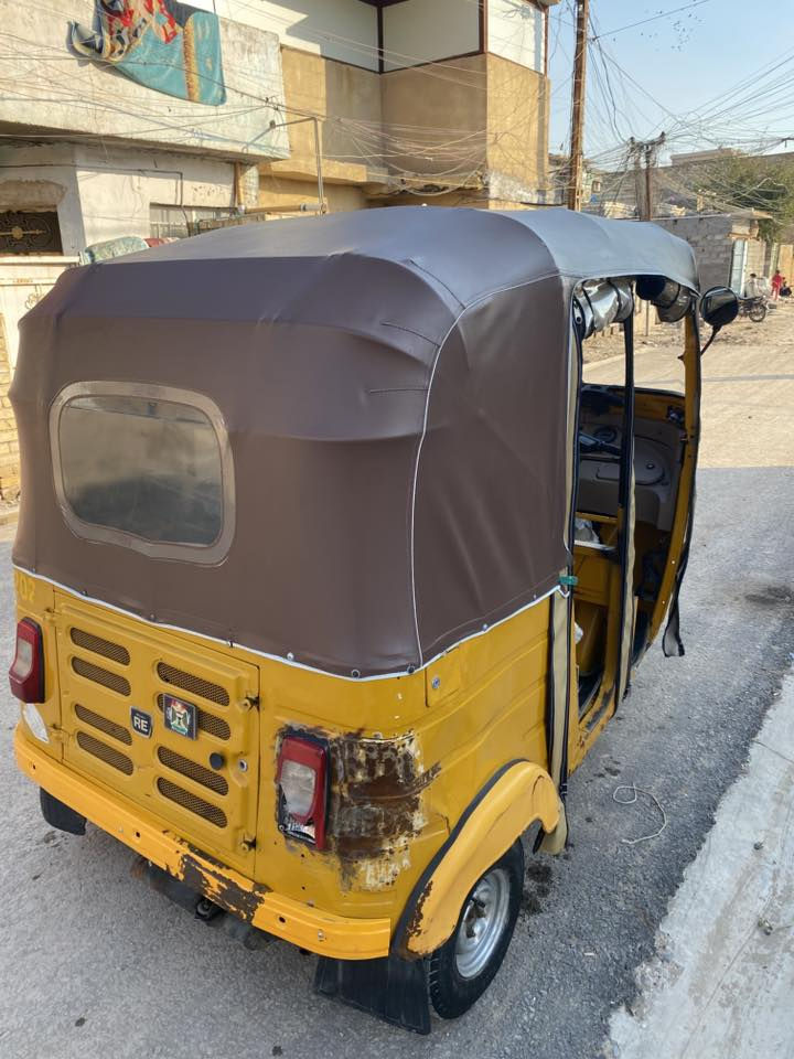 السلام عليكم تكتك 19شهر12للبيع رقم وسنويه تحويل ثاني يوم تكتك خير من الله كلشي مناقصه بس بيه هاي الضربه بسيطه مثل مواضح بلصوره ودوس معمر عنواني سبع قصور شارع المشروع السعر 6 تعال وتدلل رقمي ***********
