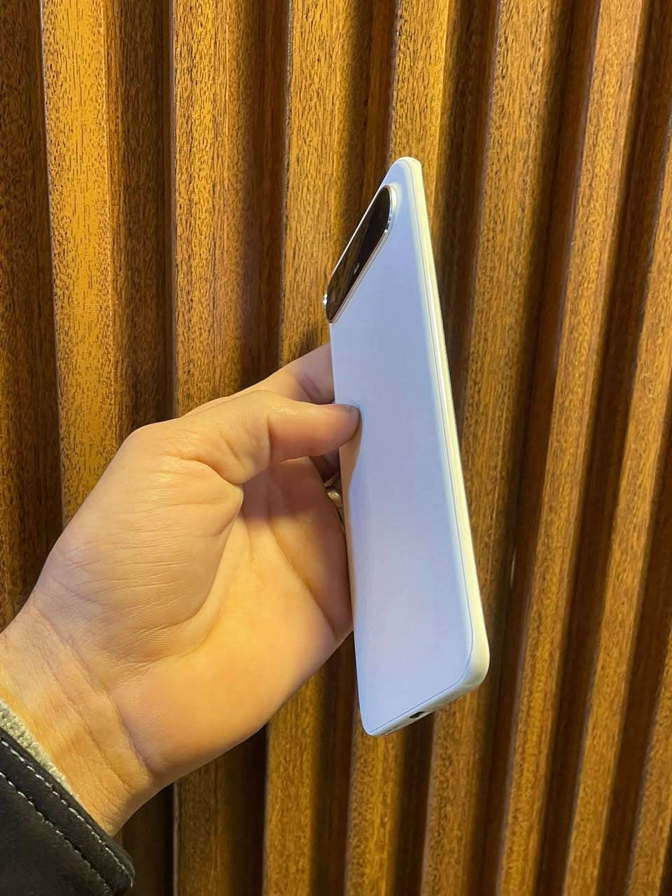 سلام عليكم عندي جهاز تكنو بوفا سلم ذاكرته 256رام 16شاشته منحنيه تردد 144هيرتز أخو جديد صاله تقريبا 14يوم من اشتريته جديد مراوس ويه بلي فور مهكر عنوان بغداد الي عنده مراوس يجي خاص او يتصل واتساب ***********
