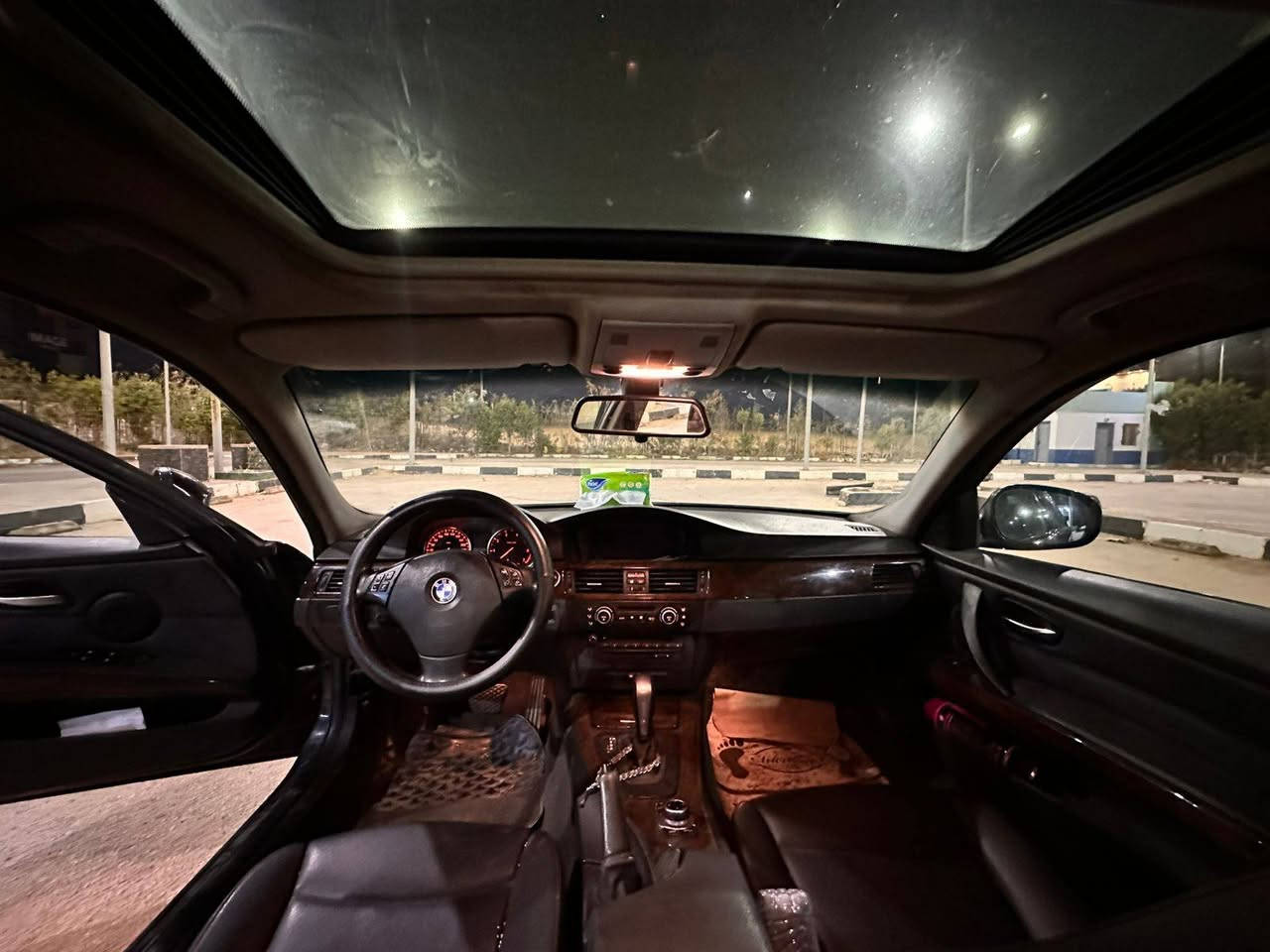للبيع bmw 320 i موديل 2009 
عداد 260 الف كيلو 
فابريكة دواخل رشه بره معدا السقف 
كامله فتحه سقف
مرور العجوزه 
المعاينه في الشيخ زايد 
للتواصل/01028484988 الشيخ زايد, الجيزة


**إذا كنت صاحب هذا الإعلان وتريد حذفه لأي سبب، رجاءا أرسل رسالة إلى الدعم الفني**