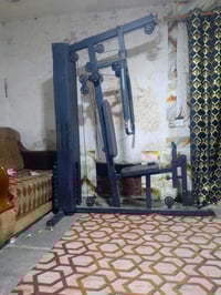 سلام و عليكم هذه لجهاز للبيع وزن بي ميت كيلو عارضه ب 100 و بي مجال  07...