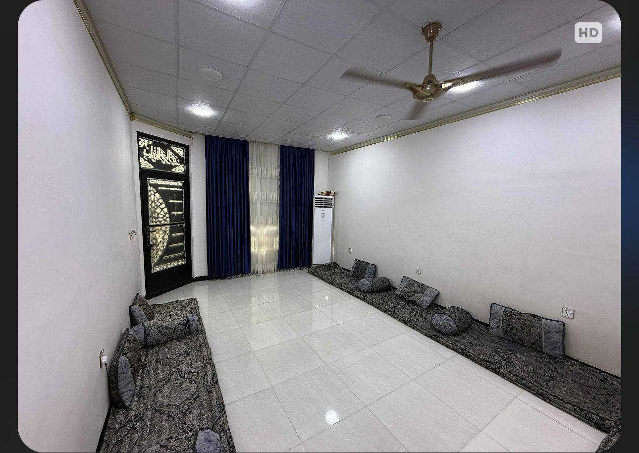 بيت ٢٠٠ متر زراعي فول 

صياده ٤ غرف نوم  استقبال هول مطبخ صحيات 

صياده بناء حديث 

طابقين فول كاشي 

السعر ٩٥ مع المجال 

***********

***********
