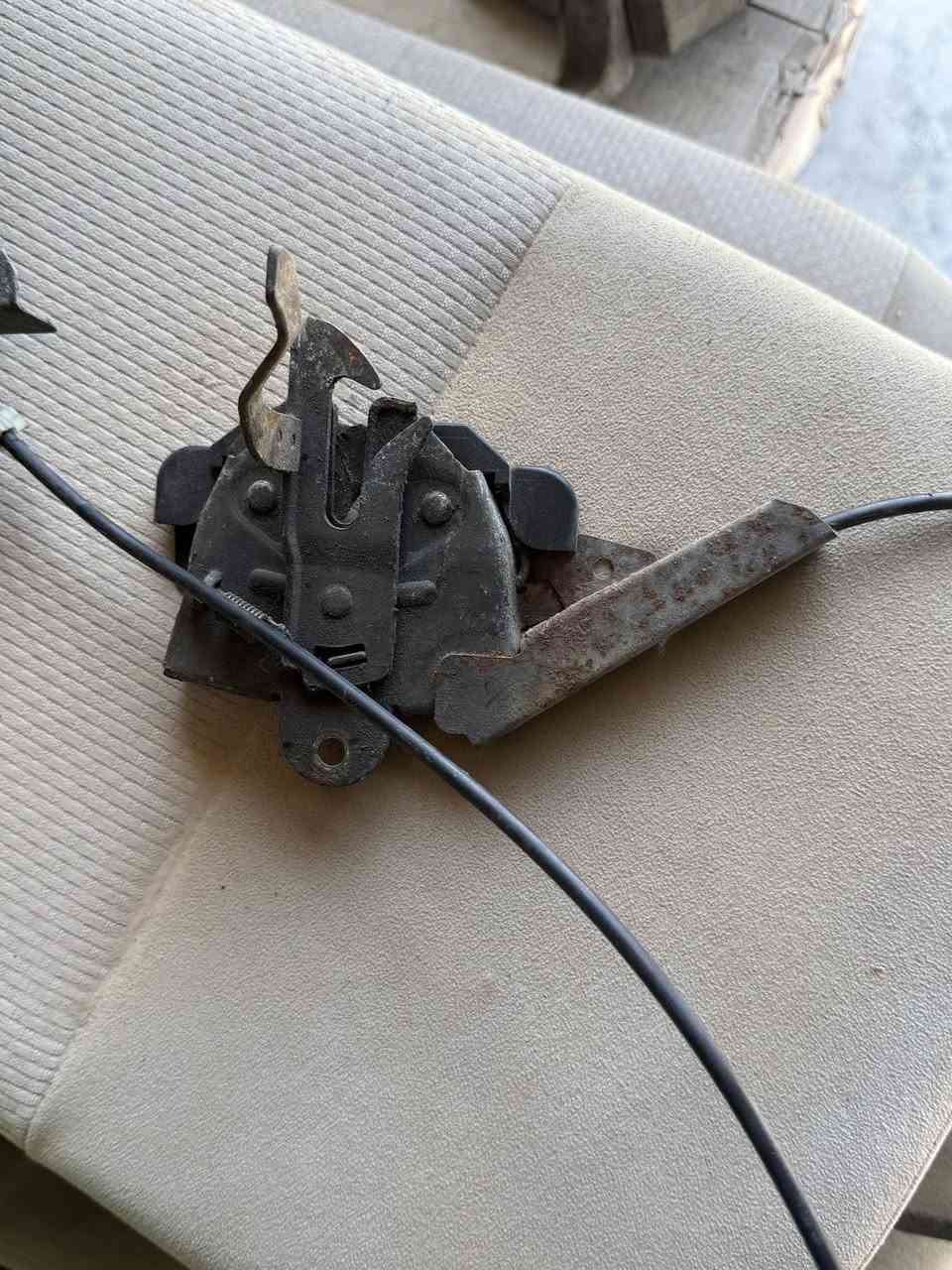 ديالى بعقوبه الصناعه الثالثه محل ابو يوسف ومتوفر توصيل
قطع غيار لانسر بومه تفصيخ+ جديد 
***********
