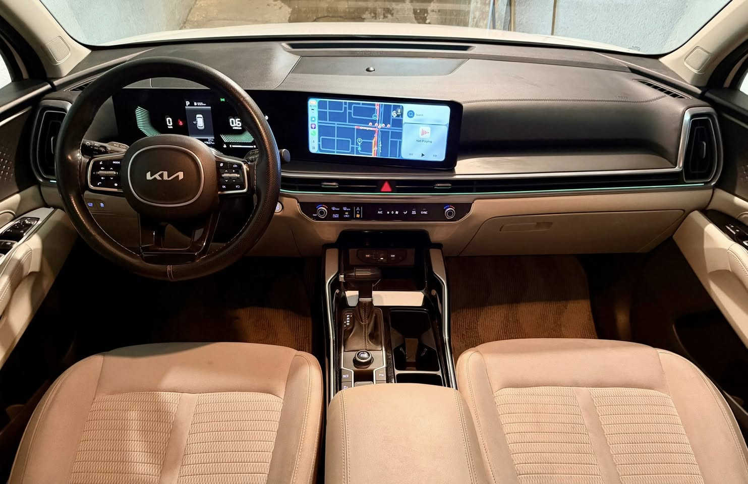 ⁨ كيا سورنتو خليجية رقم اربيل محرك 4 سلندر 2024
الرجاء قرائة التفاصيل اسفل المنشور قبل الاتصال 
:
موديل 2024
محرك 4 سلندر 2.500 
ماشية 40.000 كيلو حقيقي 
ويل كب حجم 19 الكبير / 7 راكب 
صندوق كهرباء / كشنات امامي كهرباء 
هاند بريك كهربائي + اوتوهولد 
جام بولرايز بالكامل عازل حراري تقريباً سعرة 300$
حساسات امامي وخلفي / انارة محيطية متغيرة 
بردات جانبية / كامة خلفية / تشغيل عن بعد 
السعر 24.000$ = 240 ورقة نهايته
مكفولة كير ومحرك وصدر وتبريد كله على وضع الشركة
:
رقم  باربيل مشتريهة من معرض تاج البنوك
 تريد تحويل او تريد وكالة عامة حسب رغبتك
مكان السيارة / بغداد / شارع فلسطين 
:
ملاحضات السيارة : صارت بيهة طخة جاملغ خلفي وانصبغ على كدهة وباب السائق تبديل صار بدون صبغ .. واكو اثر رصعات حالوب خفيفة بالبنيد والقمارة
ملاحضة صور الطخة قبل التصليح موجودة بالمنشور 
*********** / المهندس علي⁩
