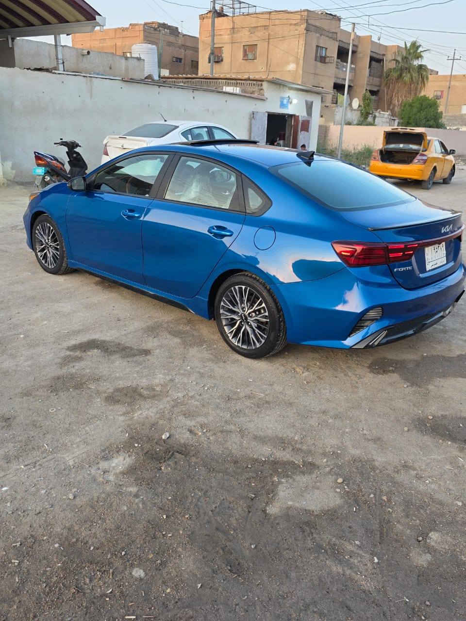 السلام عليكم كيا فورتي جيتي موديل 2023 لون مميز ماشيه 30 الف فول مواصفات بدون فتح بدون تبديل البنيد نفسه معمر مصبوغ محرك 2000 شاشه كبيره كامره دوراه بصمه فتحه صندوك ذكي ويل كب 18لايتات زنون كشنات جلد رادار بالمري اشاير بالمري توقف ذاتي تشغيل عن بعد تحكم ستير جهتين السعر 158 وبيها مجال قليل *********** مكان السياره سوق الشيوخ
