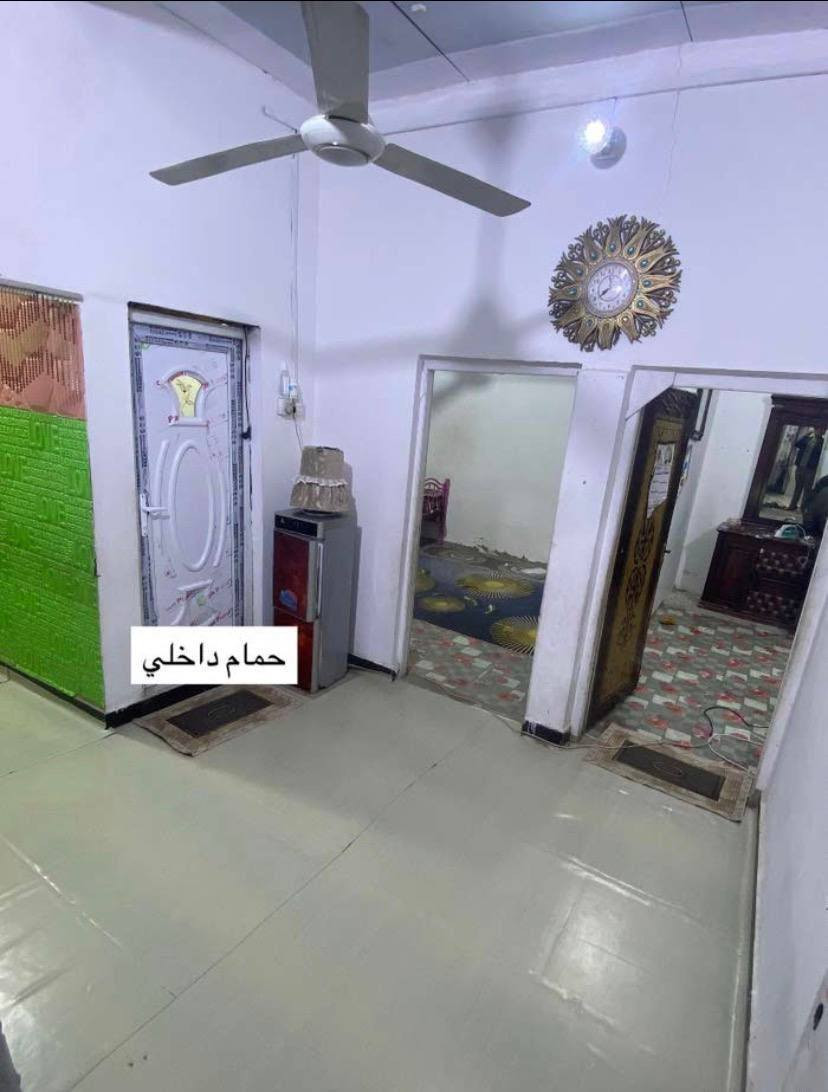 للبيع بيت حواسم
بيت حواسم مساحة 125 متر
البيت نظيف وعالي عن شارع
متكون من ديوانية
غرفتين قياس 5\4
مطبخ + حمام داخلي + صحيات خارجية
البيت مثل ما موضح بصور
موقع البيت حي الشرطة 
شارع 60 قرب سوق النرجس
السعر 13 
***********
