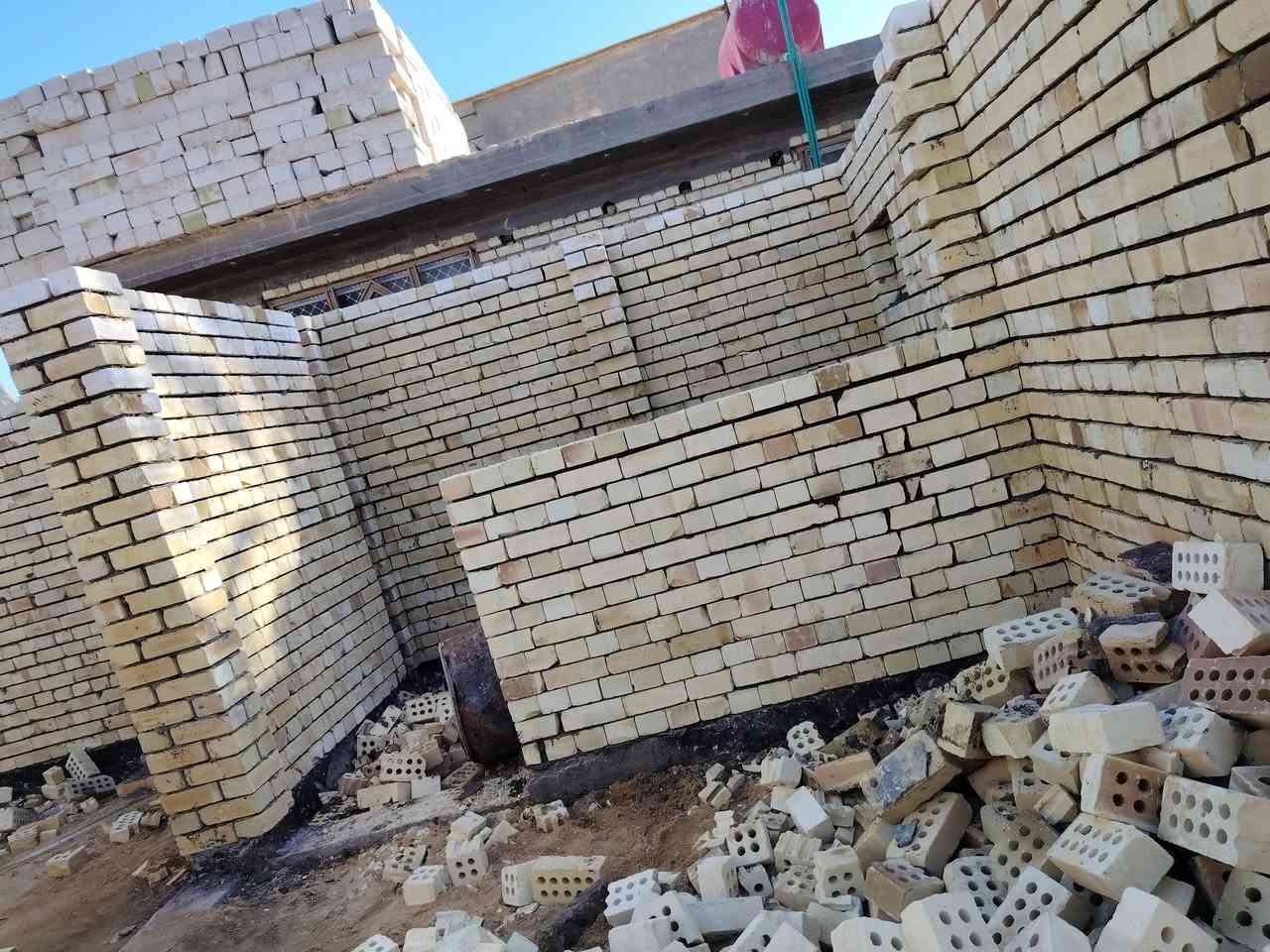 خلفه بناء متفرق حالين وبسعار مناسبه وستلام مهندسين ***********
