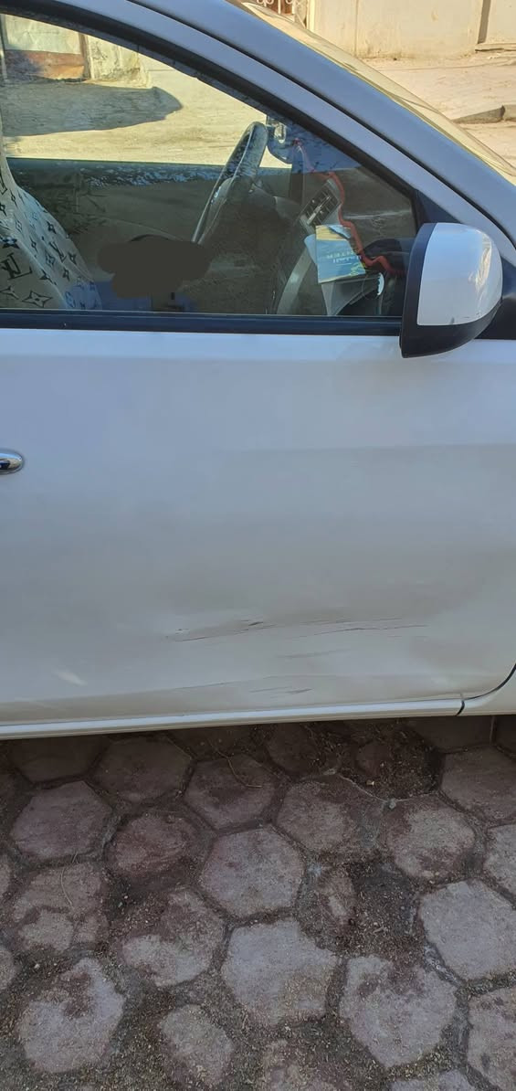 صني هندي 2024 رقم اربيل وكالة بإسم الشركة.... ماشيه تقريبا 23 الف.. بيها ضربة بباب عكس السايق مو قوية ما مأثرة على الباب ، وشخط بباب السايق يحتاج صبغ ،  وبالبنيد شخط بسيط كد اصبع ودحجات بسيطة بالسيارة مثل ما موضحه بالصور ،   الفحص القديم قبل ما اشتريها بالصور.
رايدها ب 118 بيها مجال قليل 
مكاني البصرة


**إذا كنت صاحب هذا الإعلان وتريد حذفه لأي سبب، رجاءا أرسل رسالة إلى الدعم الفني**