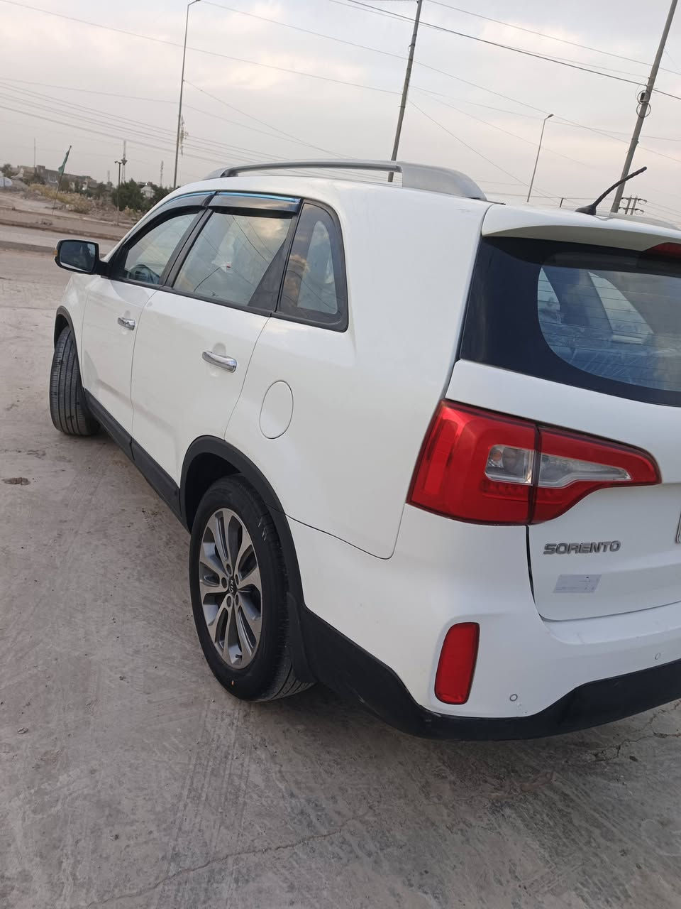 للبيع سورنتو موديل 2015
 رقم بغداد سنويه لل27فول مواصفات عدا الفتحة محرك ستة 7راكب
 3 قطع تبريد حادثها تچيه 
((السعر 135 ورقة )) العنوان: الدوانيه 
الرقم:  ***********
