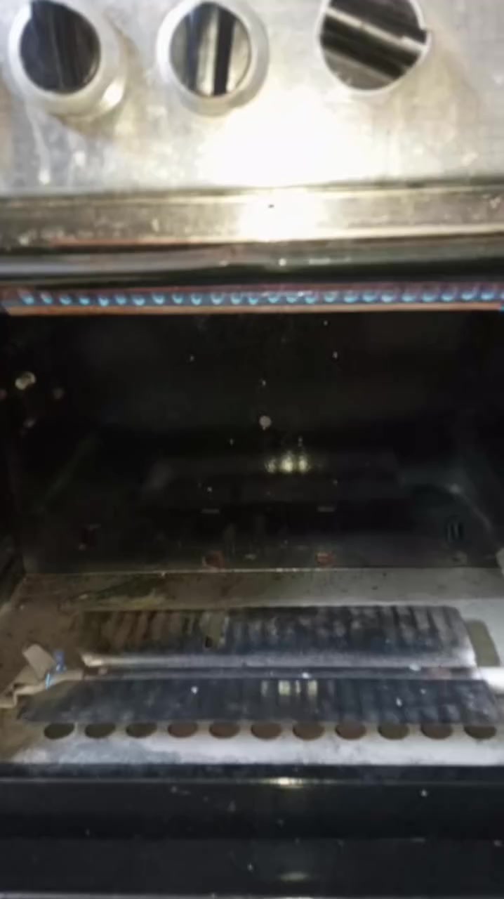 طباخ للبيع ***********
