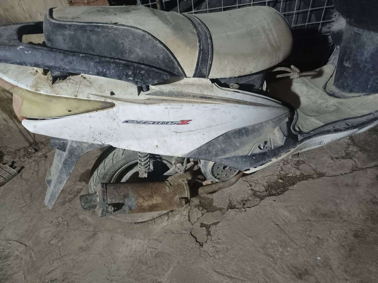 للبيع ماطور رص
مجفت جديد
تايرات جدد
نقصه  باتري وجوزه سويج فقط
مكاني الرمادي
اي استفسار خاص


**إذا كنت صاحب هذا الإعلان وتريد حذفه لأي سبب، رجاءا أرسل رسالة إلى الدعم الفني**