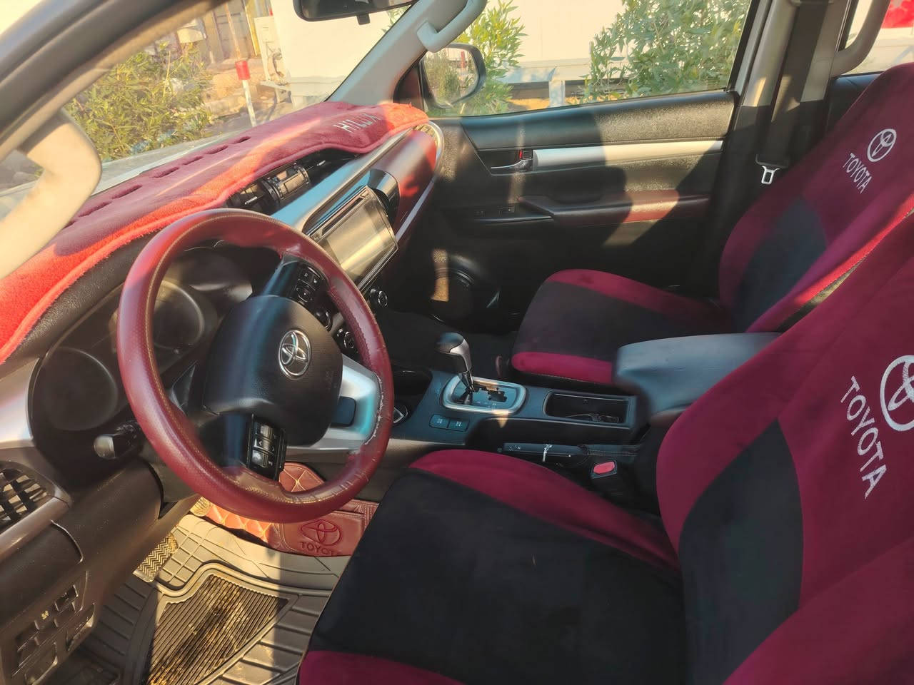 سلام عليكم لبيع بيكم فورويل
موديل 18 سعودي
سعر260 وبيه مجال
فول مواصفات ماشيه 250
بيهه جاملغ ليسربار ولباب خلفي بار
أستفار اتصال ***********
