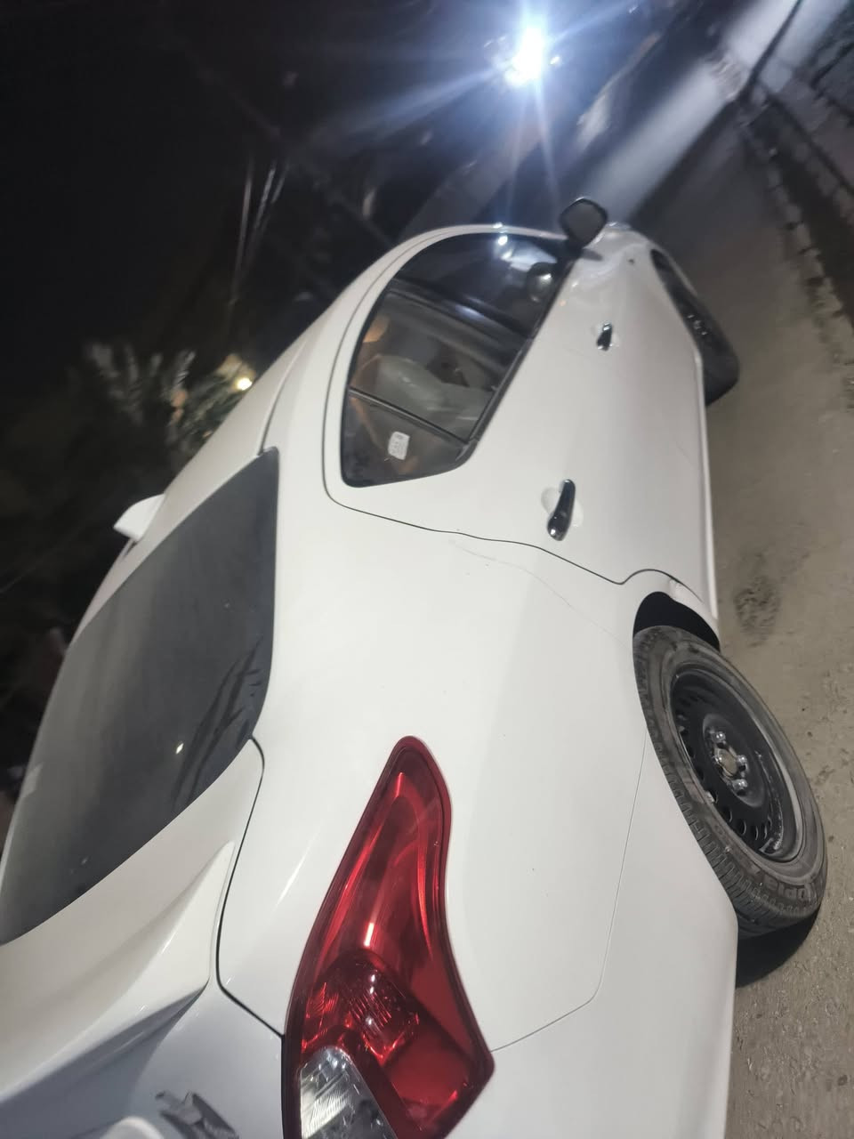 سلام عليكم نيسان صني هندي مديل 24 داخلة ضمان شركة السور مكفولة كفالة كاملة شرط ماشية ١٣ بعدها زيرو بيها مكفولة كاملة  دحجة  خفيفة وبس وباقي مكفول واي تفاصيل تريد سنوية باسم شركة عليها تسديد بنك ل٢٠٢٧  اطيك وكالة اطيك مكاتبة واستعمال نضيف كلة محسن اي تواصل رصيد واتساب***********. 125 مالت مستعجل
