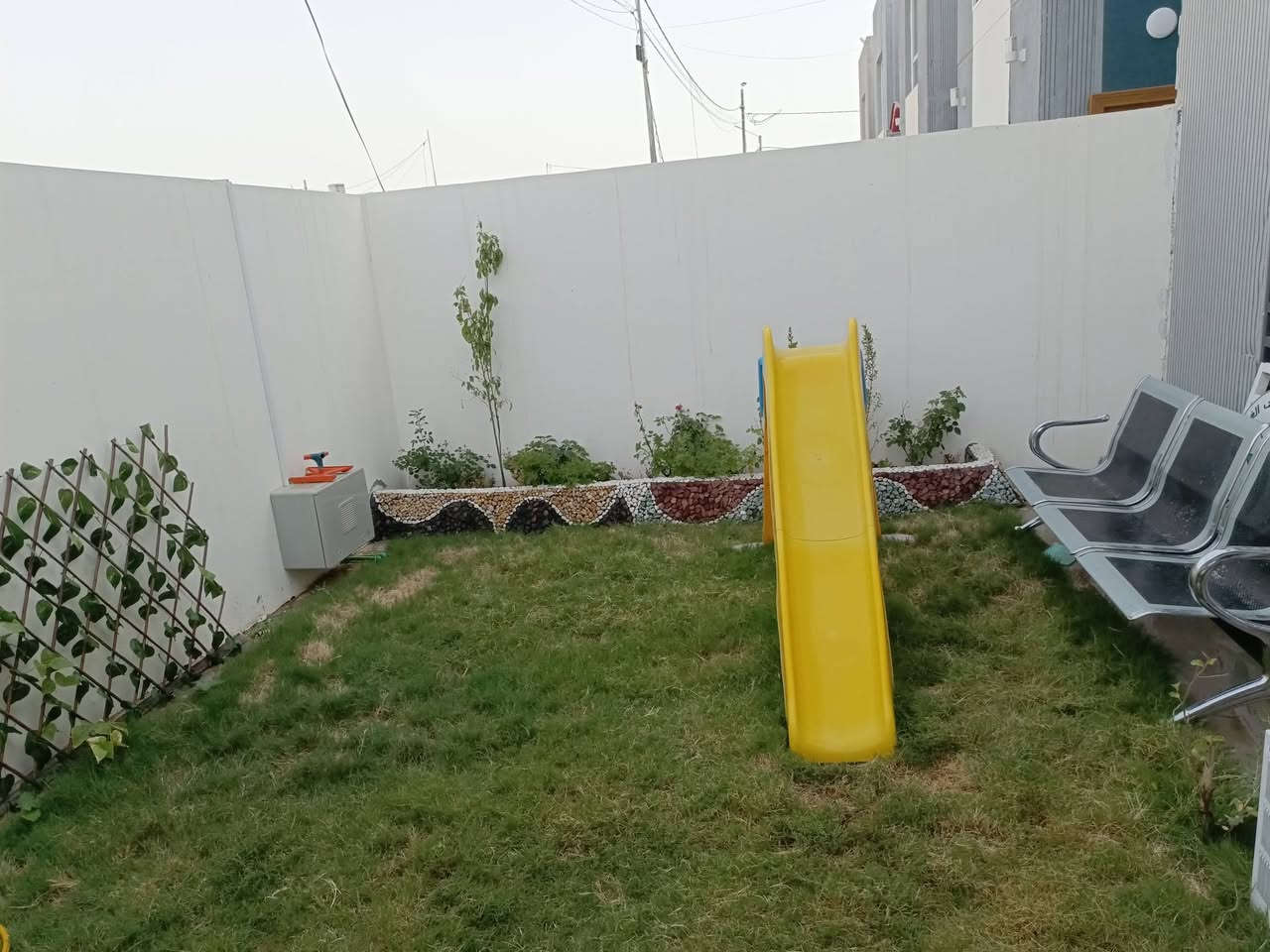 الموقع: النجف – مجمع قرية الغدير 2 / المرحلة الثانية
🔹 المساحة: 150 متر مربع
🔹 التفاصيل: دار طابقين
🔹 الشارع: 30 متر (مقابل الأميرات)
المقدّم: 125 مليون دينار
المتبقي 47 مليون
القسط الشهري: 241 ألف دينار (عن طريق المصرف العقاري)
📌 ملاحظات:
البيع مع بقاء الكفيل
📞 للاستفسار: يرجى التواصل على الخاص او اتصال على الرقم***********
