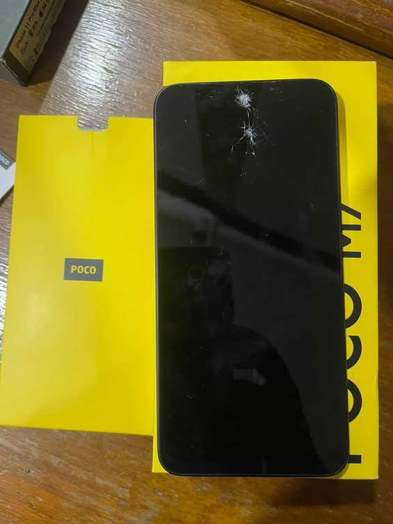 السلام عليكم جهاز  POCO M7
ميحتاج اسولفلكم جهاز غني عن التعريف  مساحته 256GB
عشوائية8GBجهاز ما صارله 6 اشهر من نزل ضمانه بعدله 10 اشهر عيبه الوحيد الشاشه انضربت وانكسرت تحتاج تبديل نظافه الجهاز 99% السعر 125 الف مجال بسيط للشراي مكاني بغداد واكو توصيل 
***********  واتساب ❤️
