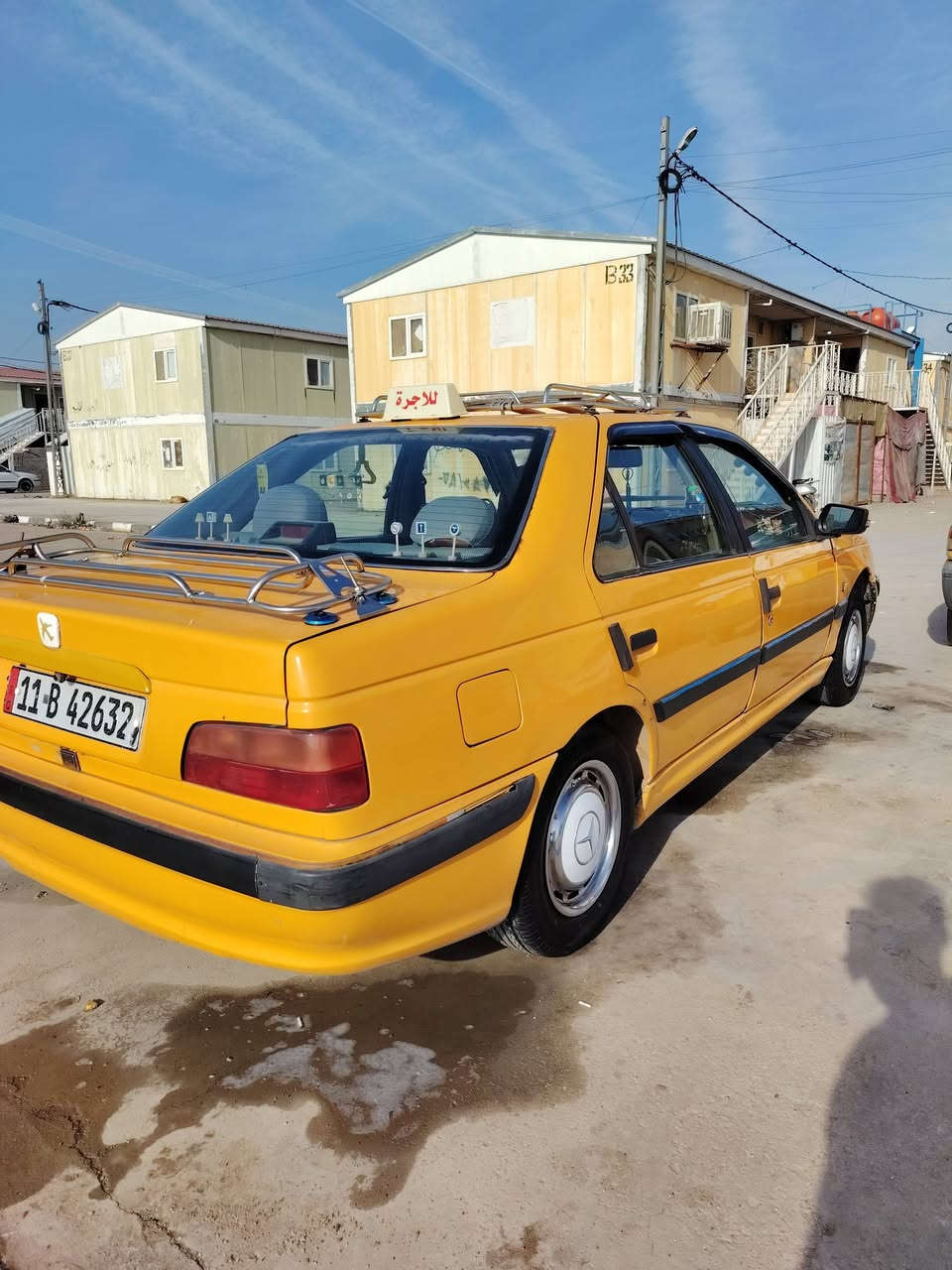 السلام عليكم بيجو بارص موديل 2011 رقم انكليزي مصفره هيئه وغرامات مكينه وكير كفاله حداديه جديده دوشمه جديده سياره جاهزه تخم تاير جديد السعر 38 وبيها مجال  *********** مكان واسط
