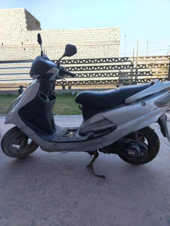 دراجة نارية 🏍️ للبيع
ماطور شغال للبيع

نوع سايم غير مسجل
السعر مناسب جداً

للشراء الاتصال ع الرقم ***********
