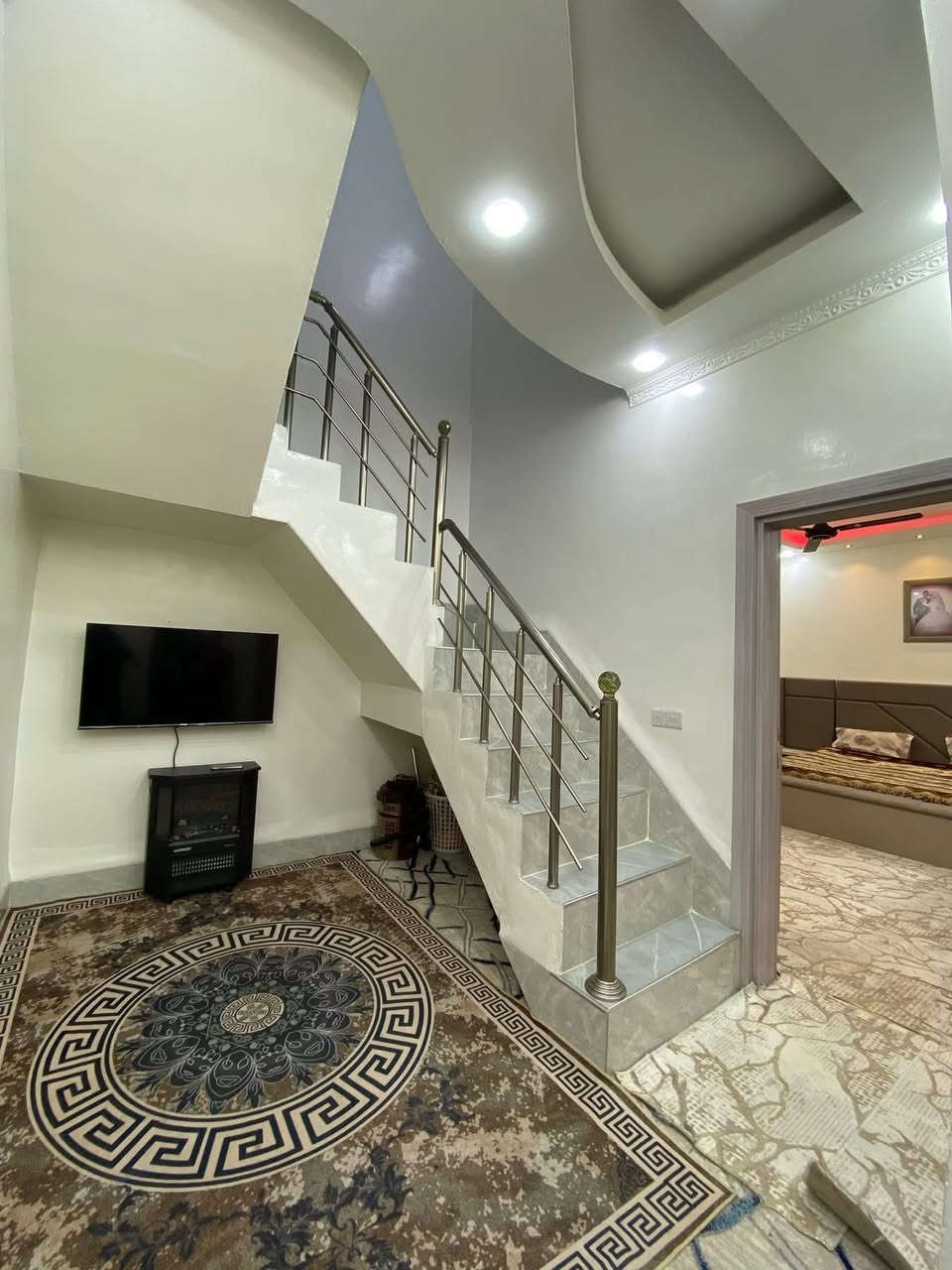 دار سكني زراعي للبيع
157 متر مربع الواجهة 7 متر
غرفتين نوم ومطقخ واستقبال وهول وصحيات + كراج وحديقة
الموقع : حي السرور خلف السايلو مقابل اسواق النخيل

للتواصل : *********** - *********** 📞

📍عنوان المكتب : طوز الفلكة مقابل عماد السماك
#طوزخورماتو #طوز #عقارات #عقار
