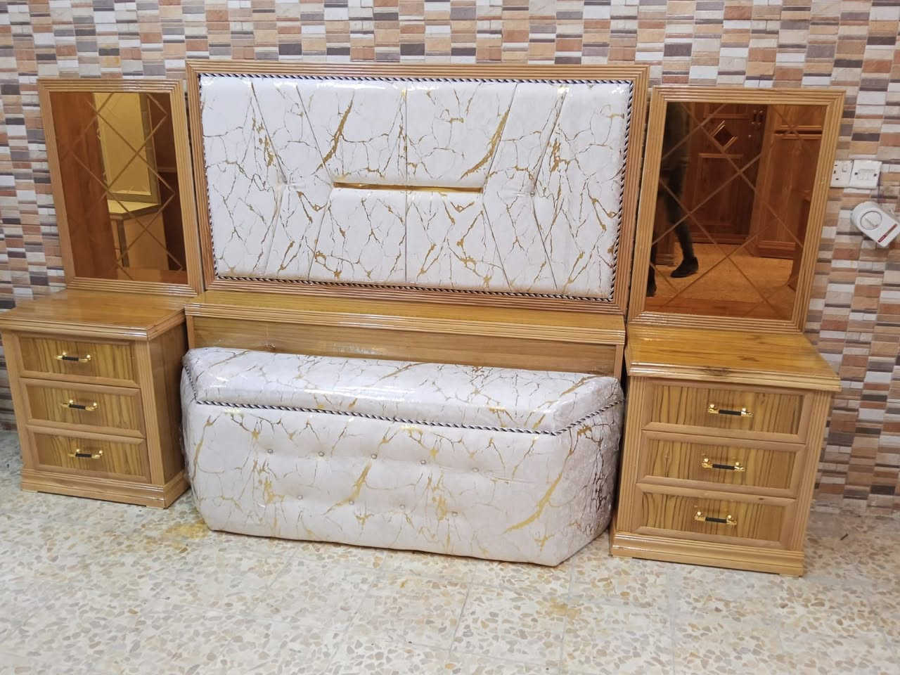 غرفة خمس ابواب ملحق 
فصال تركي شغل عراقي 🇮🇶 
صبغ حراري دوشمة حسب الطلب 📢 
مساطر زان مع جزامة هدية🎁 
يتوفر البيع بل قسط مدني عسكري موضفين #بالتقسيط_بالتقسيط
للاستفسار الاتصال على الرقم
#غرف نوم بل تقسيط
***********/***********
