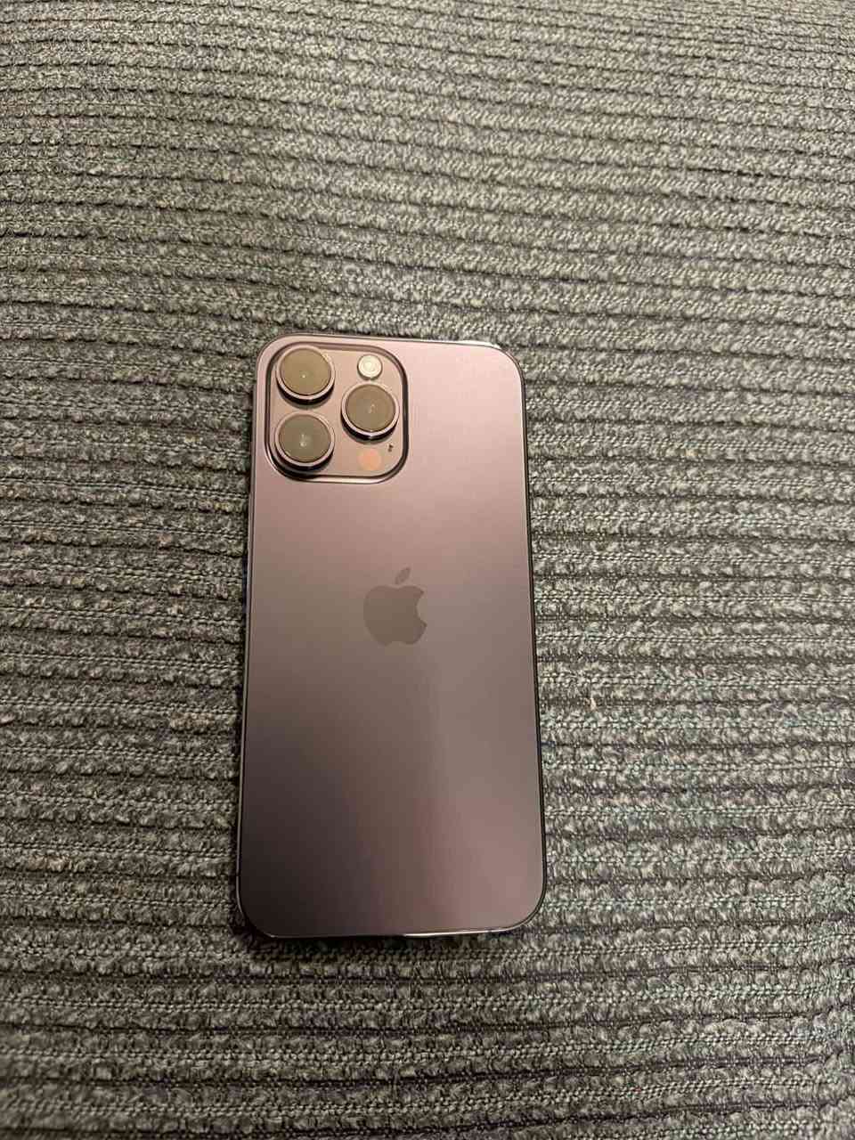 ايفون 14برو ماكس جهاز نظافة 100% بطاريته 86 ذاكره  256 اللون بنفسجي السعر 850 قفل.      
***********

