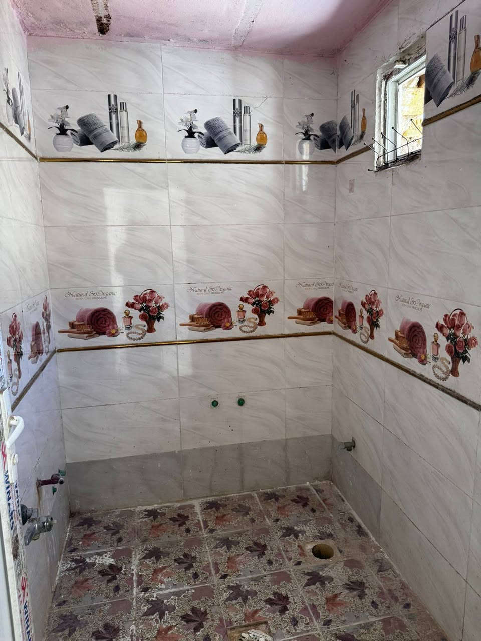 🏡✨ لا تضيع الفرصة... بيت جاهز للسكن وبسعر مناسب جداً! ✨🏡

إذا كنت تبحث عن منزل واسع ومريح لعائلتك، فهذه فرصتك الآن!

✅ المساحة: 160 متر
✅ بناء كامل كاشي وسيراميك
✅ يتكون من:
🔹 استقبال واسع
🔹 صالة مريحة
🔹 مطبخ
🔹 غرفة كبيرة
🔹 3 حمامات (داخلية وخارجية)

📍 العنوان: البراكية - مقابل شارع المطار القديم
🌿 منطقة هادئة ومناسبة جداً للعوائل الكبيرة

💰 السعر يبدأ من 32 مليون فقط
 والسعر قابل للتفاوض للمشتري الجاد 
⚡ البيع مستعجل... لا تضيع الفرصة

📞 للاستفسار والمعاينة 
 راسلنا على الخاص أو اتصل الآن 
- *********** - النجف, العراق
