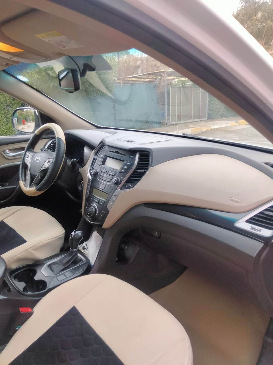 هوندا سانتافي موديل 2016 فول بصمه سياره محرك (6) حيل حيل جديد بمعنا كليمه  سياره كلين كلين بدون حادث بدون صبوخ دعاميه للدعاميه بشرط تايرات جديد صدر جديد رقم سليمانيه بسمي رقم هزه و سنويه جديد دفتر بنزين بي كيرو محرك شرط مامفتوح سعر 235$ بي المجال مكان كركوك 
رقم موبايل 
*********** كركوك, العراق
