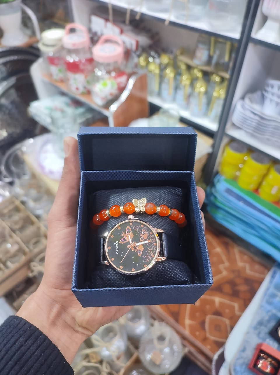 توفر طقم ساعه نسائي انواع مختلفه كميه خير من الله .
بسعر بس 4000.

الهم صلي على محمد وال محمد 

العنوان الديوانيه الخصيمة شارع بانزيخانة الاسكان المؤدي الي حي الامام الصادق مقابل دكتوره سحر الاسنان


**إذا كنت صاحب هذا الإعلان وتريد حذفه لأي سبب، رجاءا أرسل رسالة إلى الدعم الفني**