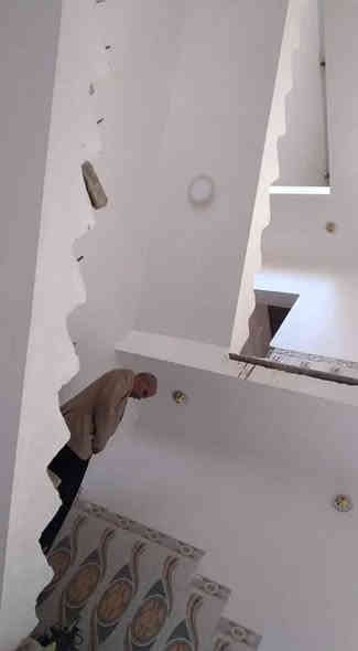 بيت مساحه 150 الموقع الحر السواده
ماء كهرباء في الباب   بناء جديد يتكون من ستقبال كبير مطبخ 3 صحيات  معه 5أغرف أكبار بناء كون كريت مسلح درجه أوله رقم راعي البيت *********** السعر 85
