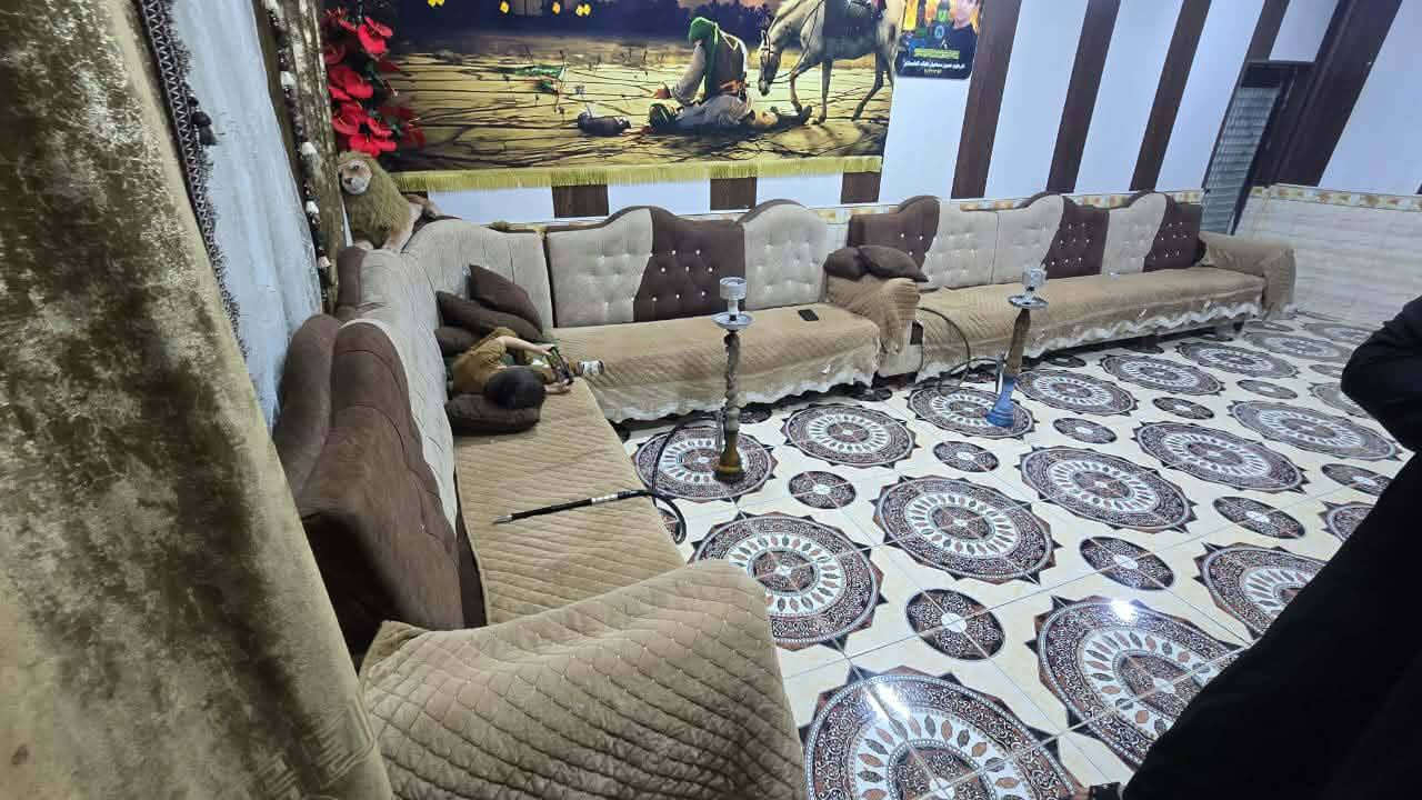 ديوان كلش نضيف ١٤ متر ٥٠٠ وبيه مجال***********
