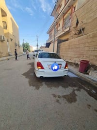 ماجستا • داخلية ملكي • فتحة سقف