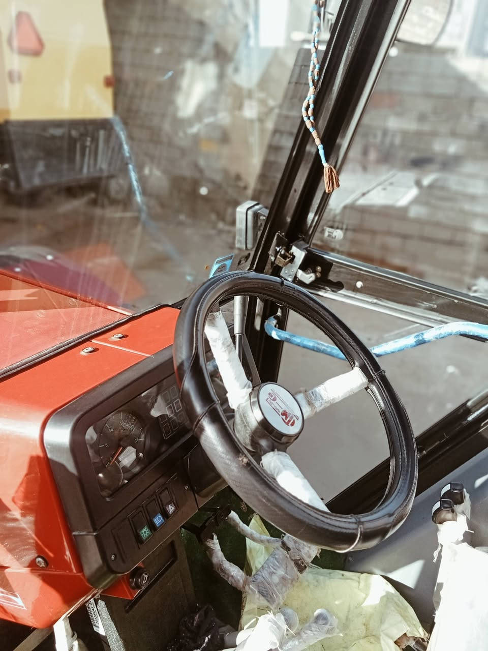 تركتر ایراني 6بستم 2024 جدید مشتغل 500ساعة رقم سنویة سلیمانیة كیر محرك جهاز كلة شرط سعر 230ورقة بیهة مجال ***********
