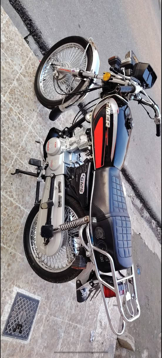 للبيع تايكر 2020
الماطور جديد شوفت عينك وضع شركه 
عالي ناصي اشاير هورن كيجات كلو شغال 
مكينه شرط برغي مامطخوخ 
تعاليق ماجاوب للاستفسار ***********
