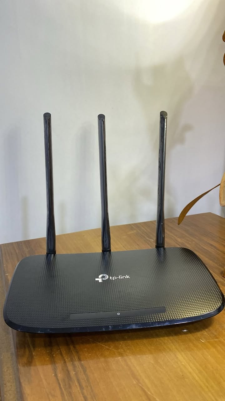 راوتر نظيف شغال للبيع بسعر 25. وبي مجال
***********
