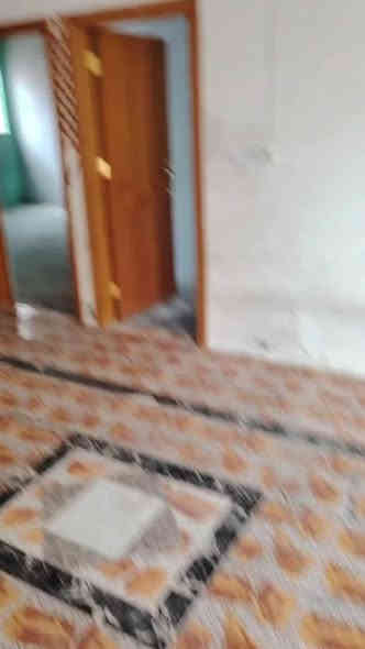 بيت ايجار الساهرون قرب بانزين خانه الضيغم قرب مكافحه المخدرات ايجاره 300 قفل 🔒 غرفتين وصاله ومطبخ***********
