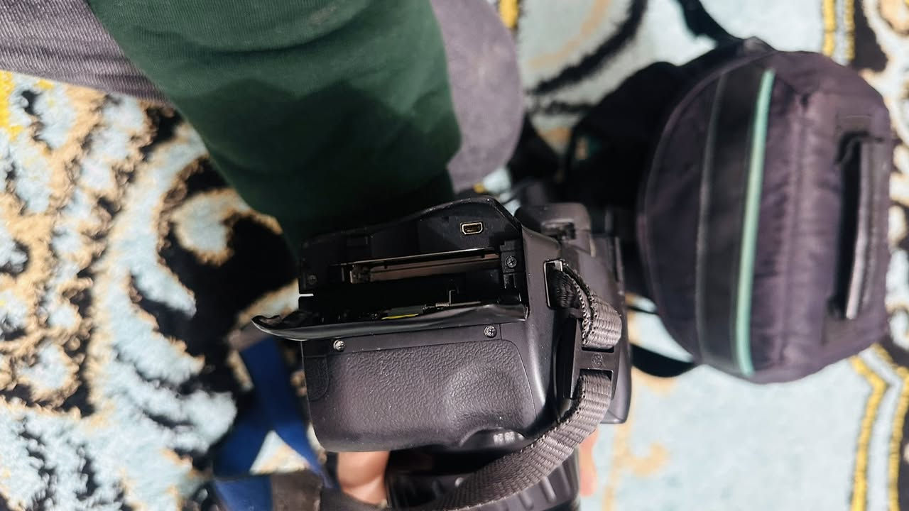 للبيع كامرة سوني A200

 مكاني نجف كوفة 175الف


**إذا كنت صاحب هذا الإعلان وتريد حذفه لأي سبب، رجاءا أرسل رسالة إلى الدعم الفني**