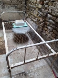 سرير سبرنك • نظيف • حي الصالحية